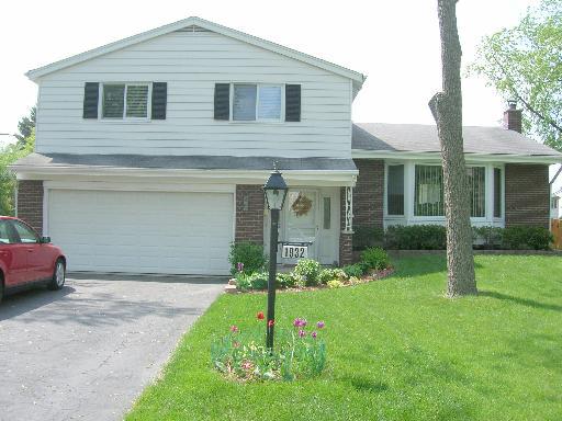 1932 N Evergreen Ter., Arlington Heights, IL 60004