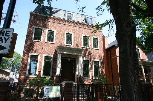 1542 W Nelson St., Chicago, IL 60657