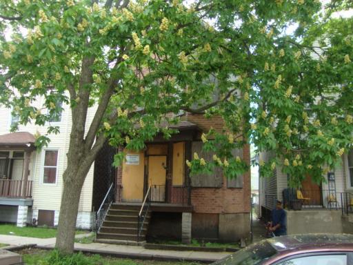 8233 S Coles Ave., Chicago, IL 60617