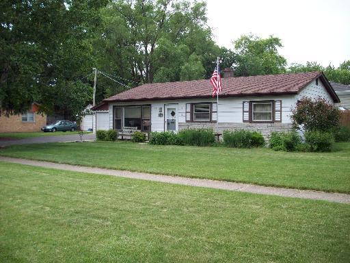 400 W Hawley St., Mundelein, IL 60060