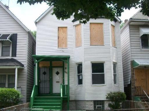 6831 S Calumet Ave., Chicago, IL 60637