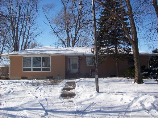 321 Ferry Rd., Geneseo, IL 61254