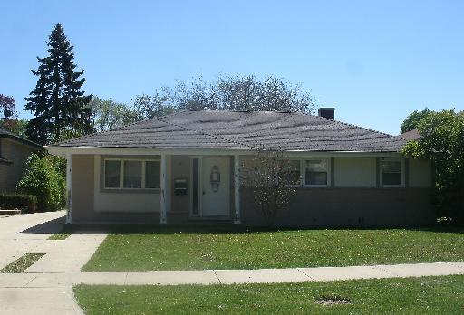 441 Courtesy Ln., Des Plaines, IL 60018