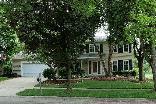 1187 Banbury Cir., Naperville, IL 60540