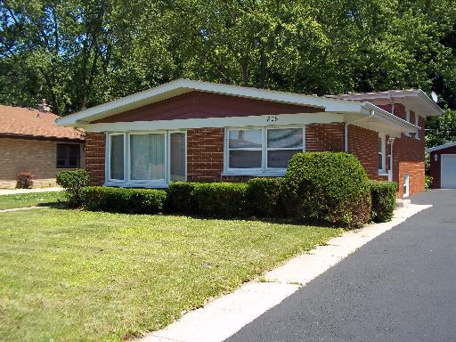 806 Parkwood Dr., Joliet, IL 60432