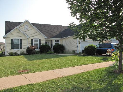 199 Pine Ridge Ln., Montgomery, IL 60538
