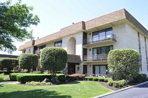 7422 W 153rd St. #2, Orland Park, IL 60462