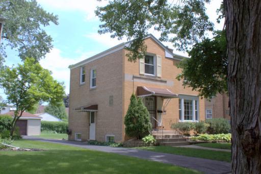 2311 S 3rd Ave., North Riverside, IL 60546
