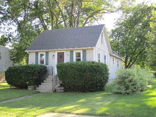 54 S Lyle Ave., Elgin, IL 60123