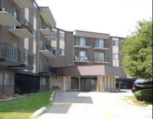 9820 S Pulaski Rd. #209, Oak Lawn, IL 60453