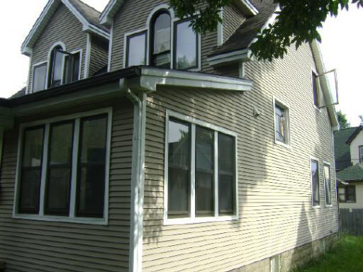 1823 Hutchins Ave., Rockford, IL 61104