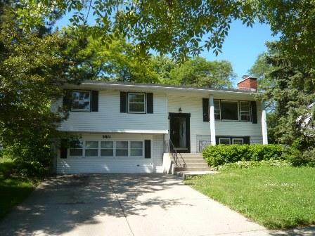 1411 Hartmann Dr., Schaumburg, IL 60193