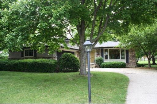 5S620 Bluff Ln., Naperville, IL 60540