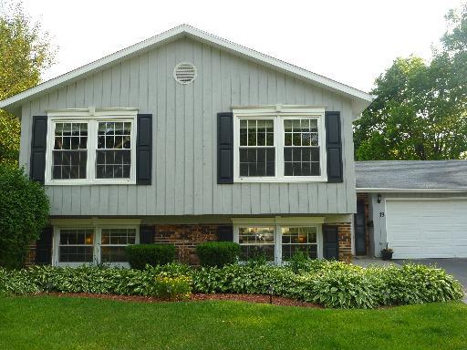 19 W Burr Oak Dr., Arlington Heights, IL 60004