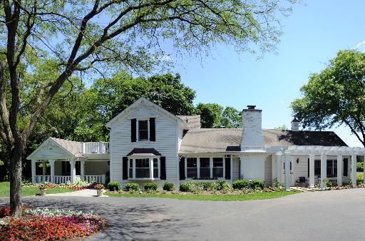 129 Old Dundee Rd., Barrington Hills, IL 60010