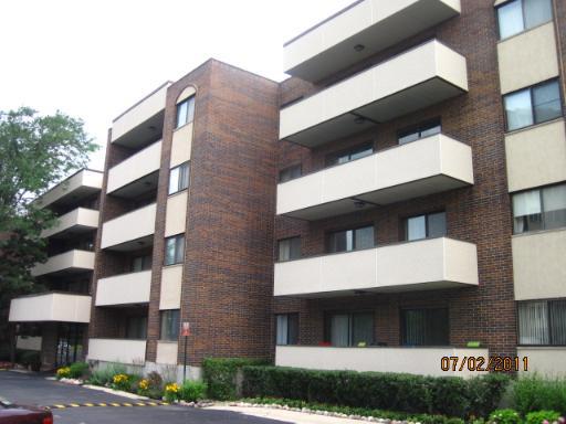 9240 Gross Point Rd. #303, Skokie, IL 60077