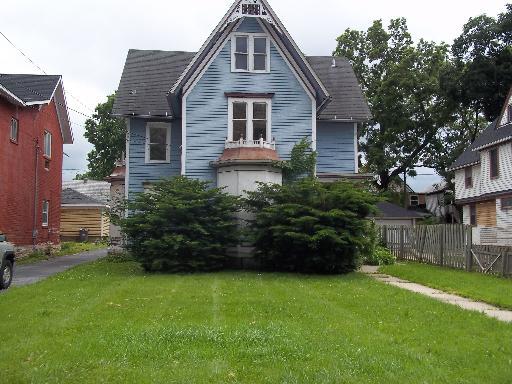 222 W Villa St., Elgin, IL 60120