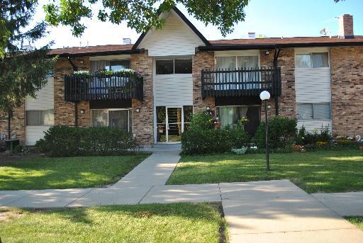 12A Kingery Quarter #201, Willowbrook, IL 60527