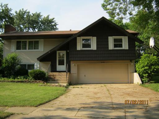 405 Savoy Ct., Schaumburg, IL 60193
