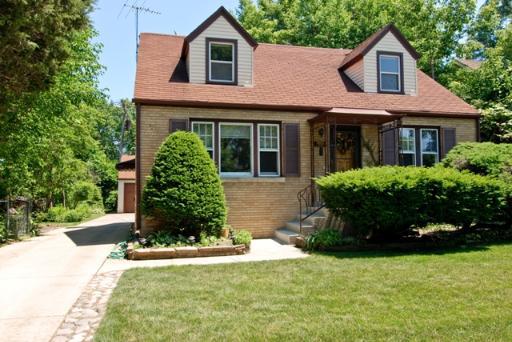 7537 N Keeler Ave., Skokie, IL 60076