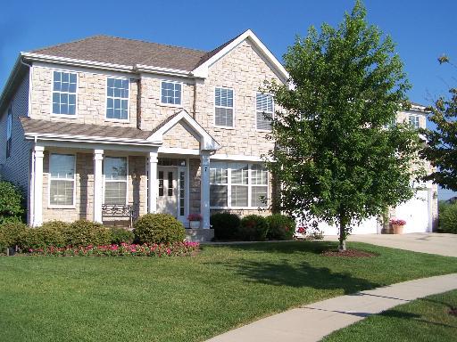 7 Birchwood Ct., Lake In The Hills, IL 60156