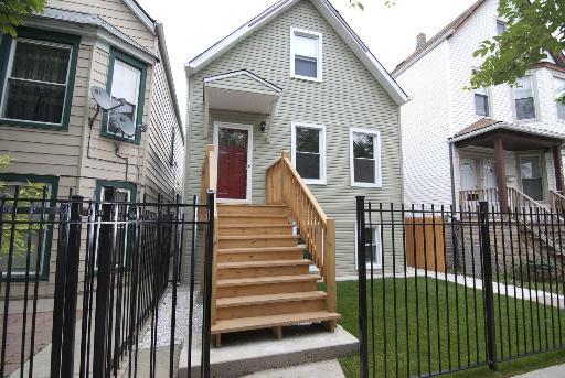 3219 N Central Park Ave., Chicago, IL 60618