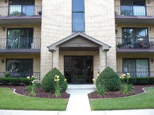 8166 W 168th Pl. #2E, Tinley Park, IL 60477