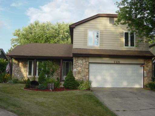 10 Boxwood Ct., Streamwood, IL 60107
