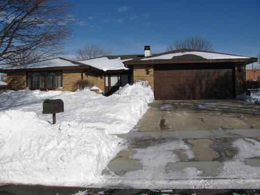 2304 Sherborn Ln., Schaumburg, IL 60193