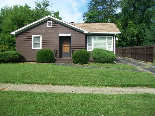 744 Orchard Ave., Aurora, IL 60506