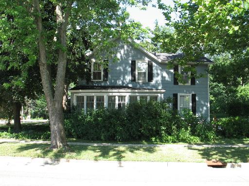 104 Charlotte Pl., Cary, IL 60013
