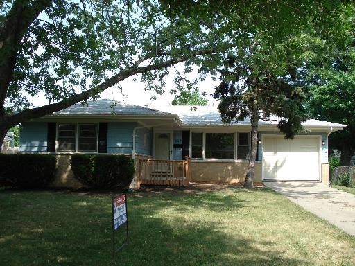 227 N Hale Ave., Bartlett, IL 60103