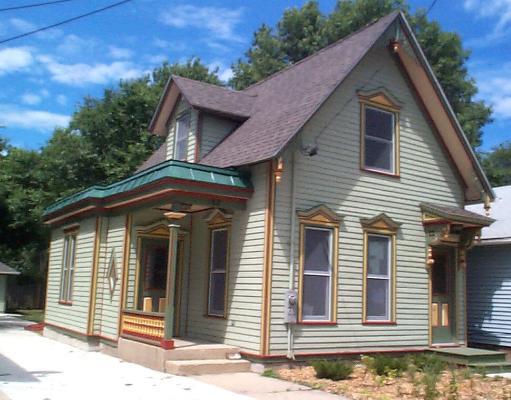 162 Summit St., Elgin, IL 60120