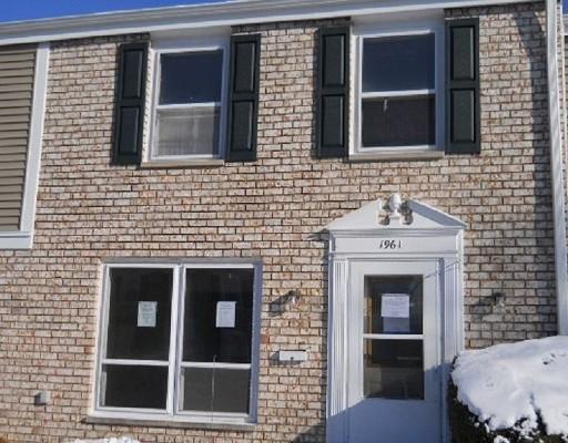 1961 Cheltenham Pl., Hoffman Estates, IL 60169