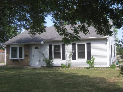 801 Parkside Cir., Streamwood, IL 60107