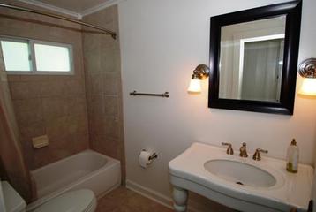 993 Maplewood Rd., Lake Forest, IL 60045