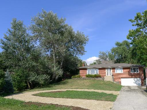 9519 S 90th Ave., Palos Hills, IL 60465