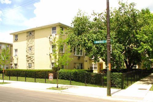 5700 W Montrose Ave. #2D, Chicago, IL 60634