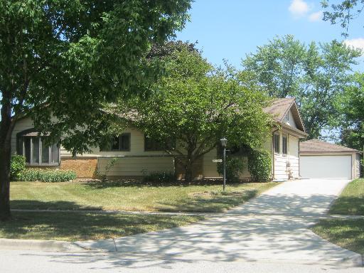 185 Washington Blvd., Hoffman Estates, IL 60169
