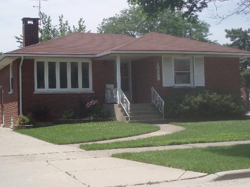 10339 Dickens St., Westchester, IL 60154