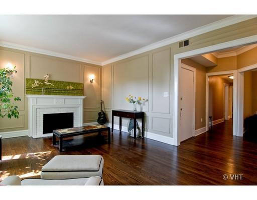 2542 N Kedzie St. #209, Chicago, IL 60647