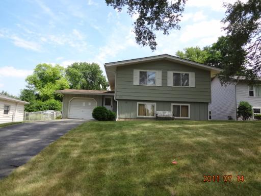 1212 Sycamore St., Lake In The Hills, IL 60156