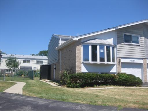 9152 Hollyberry Ave., Des Plaines, IL 60016