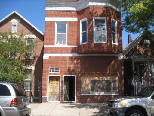 2325 S Hoyne Ave., Chicago, IL 60608