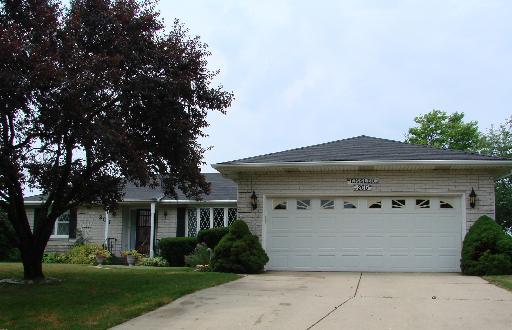 206 Acorn Dr., North Aurora, IL 60542