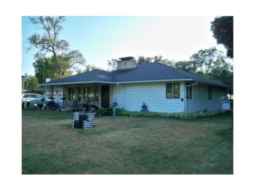 221 Memorial Ave., Rockford, IL 61102