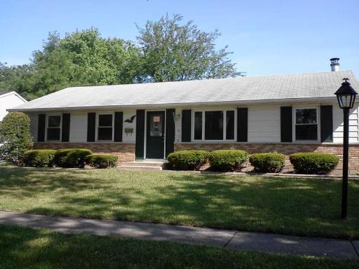 814 Robinson Ave., Streamwood, IL 60107