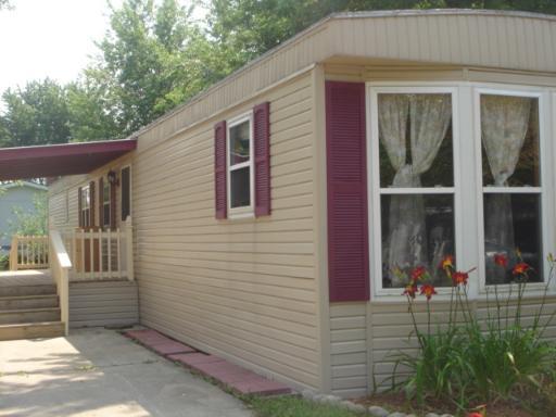 91 Oak Ave., Sandwich, IL 60548