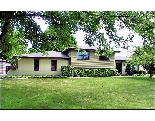 3N565 Balkan Dr., St. Charles, IL 60175