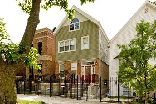 2962 N Oakley Ave., Chicago, IL 60618